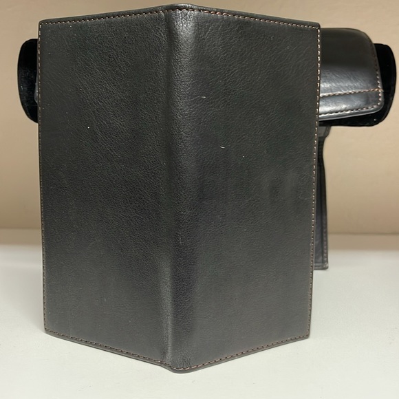 UGG wallet with check book holder - Picture 6 of 8